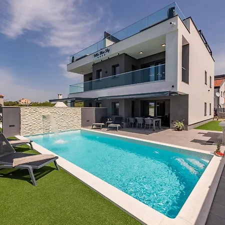 Blue Sky 2 Zadarvillas 别墅