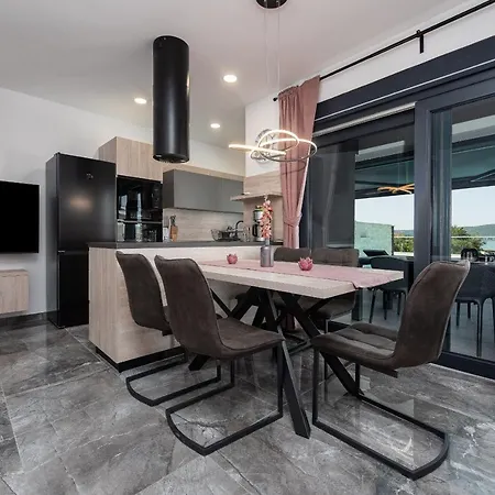 Blue Sky 2 Zadarvillas 别墅 图兰杰