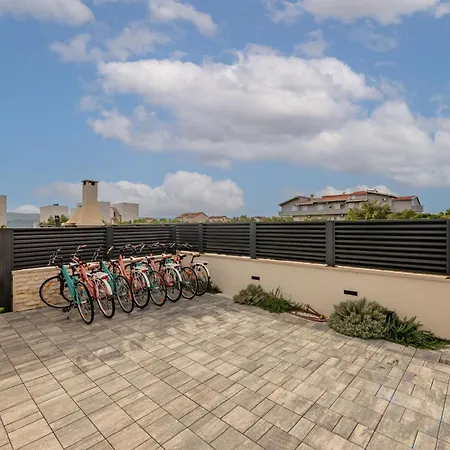 Blue Sky 2 Zadarvillas 别墅