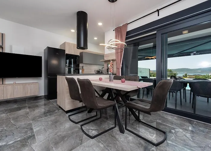 Blue Sky 2 Zadarvillas Вилла Турань