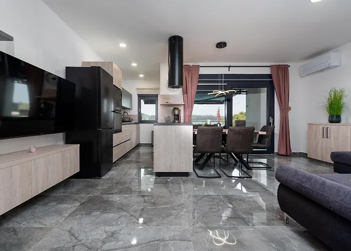 Blue Sky 2 Zadarvillas Вилла