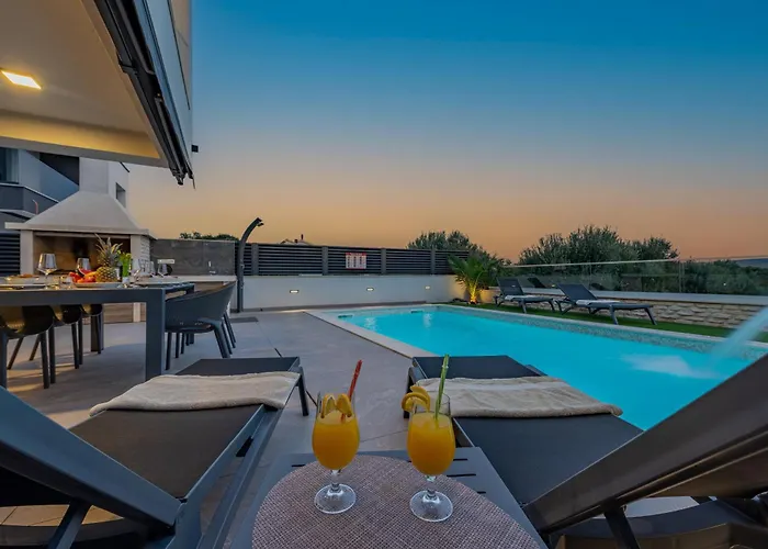 Blue Sky 2 Zadarvillas Вилла